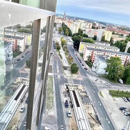 Hanza Tower White 23 Pool & Jacussi *